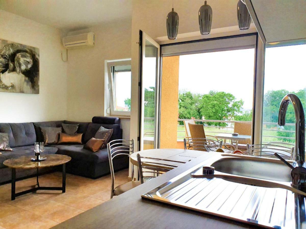 Lastovka Posesi Apartment Медулин Екстериор снимка