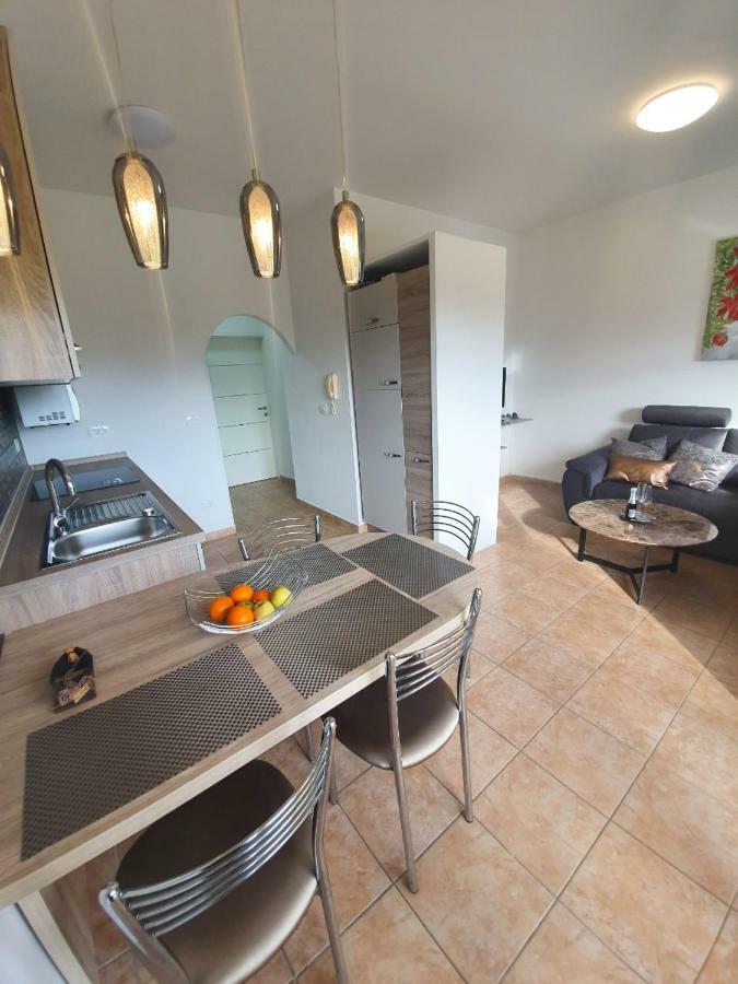 Lastovka Posesi Apartment Медулин Екстериор снимка